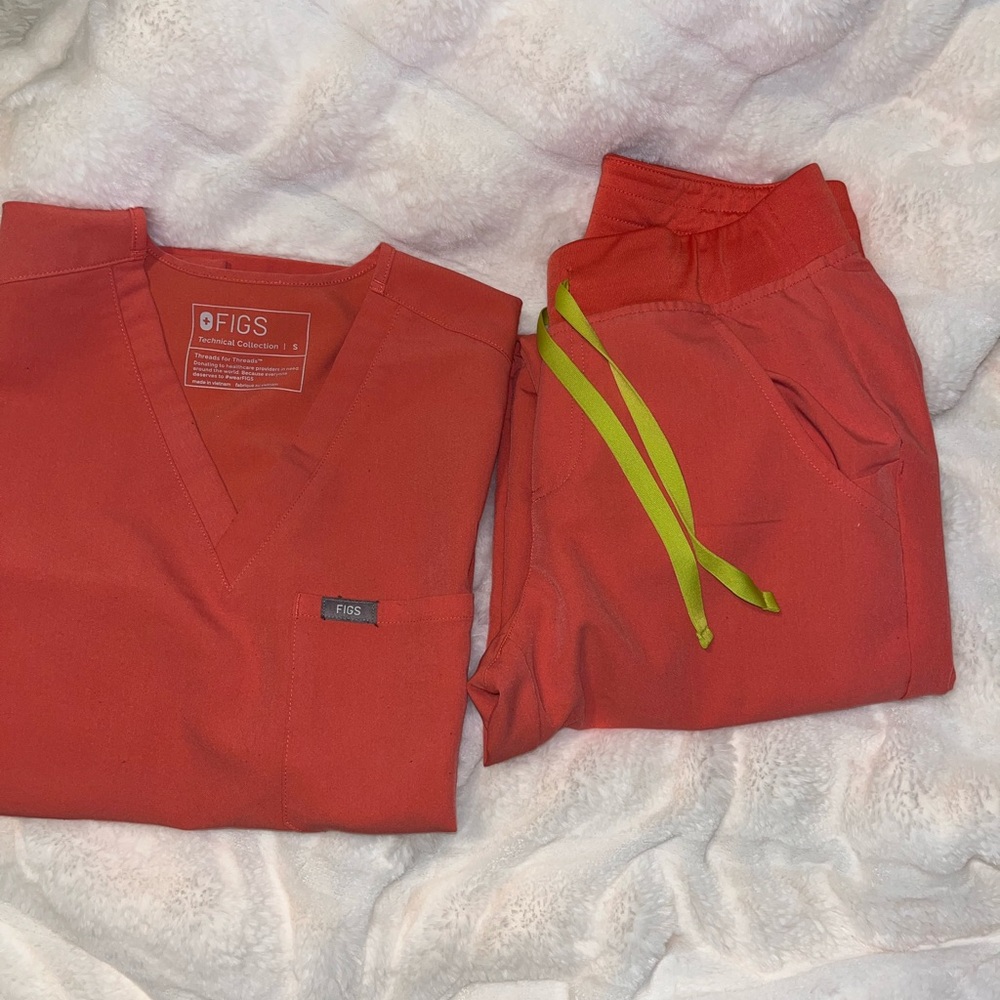 Pink scrubs from figs